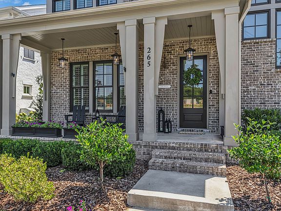 4th image of 265 Stephens Valley Blvd