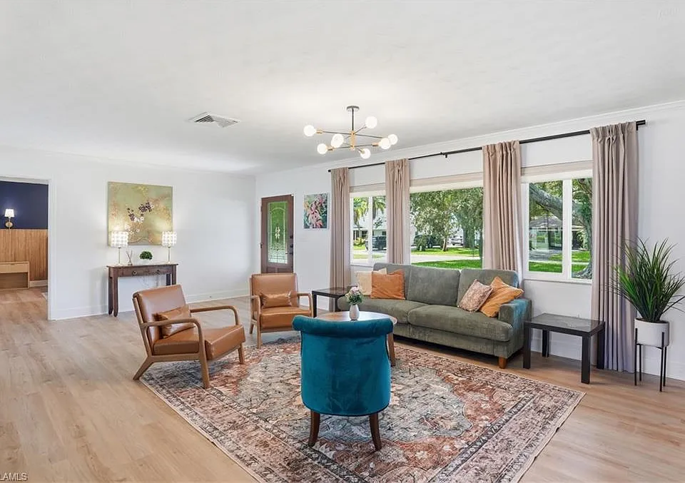 55 Aqua Ln
