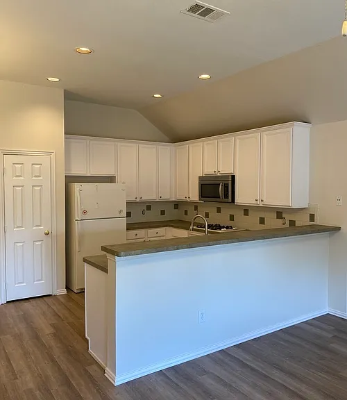 5205 Crossvine Ln — Photo 3