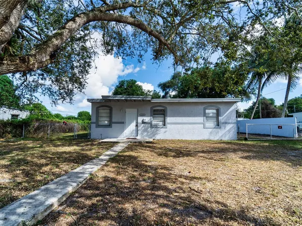 15945 W Bunche Park Dr, Miami Gardens, FL 33054