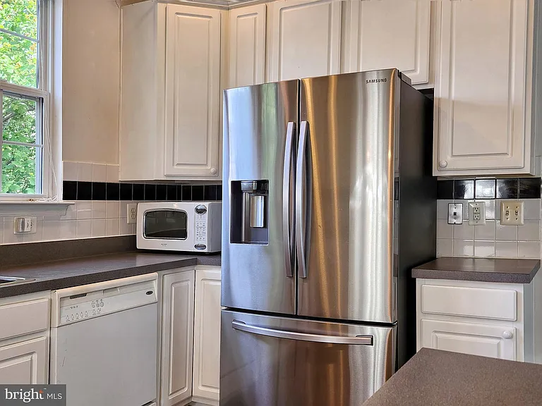 13906 Gothic Dr — Photo 17