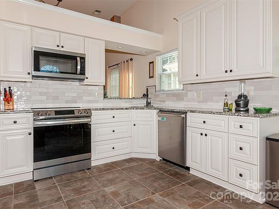 5th image of 9130 Twilight Hill Ct