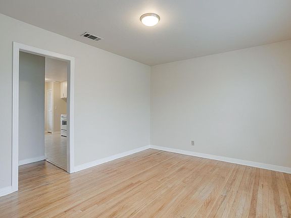 2nd image of 4808 Sandage Ave