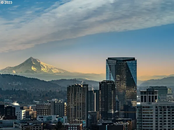 550 SW 10th Ave #2306, Portland, OR 97205