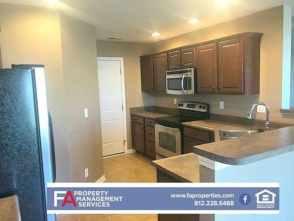 4th image of 4810 Penrose Dr