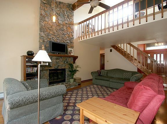 4th image of 2120 Torrey Pine Dr