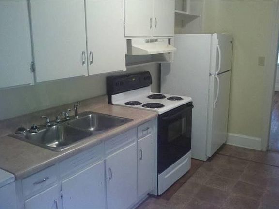 3rd image of 233 McMakin Dr
