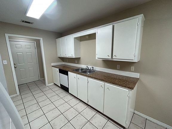 3rd image of 230 W Gary St