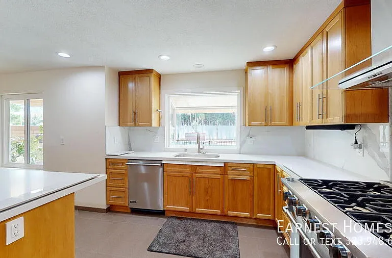 7814 Woodhall Ave — Photo 9