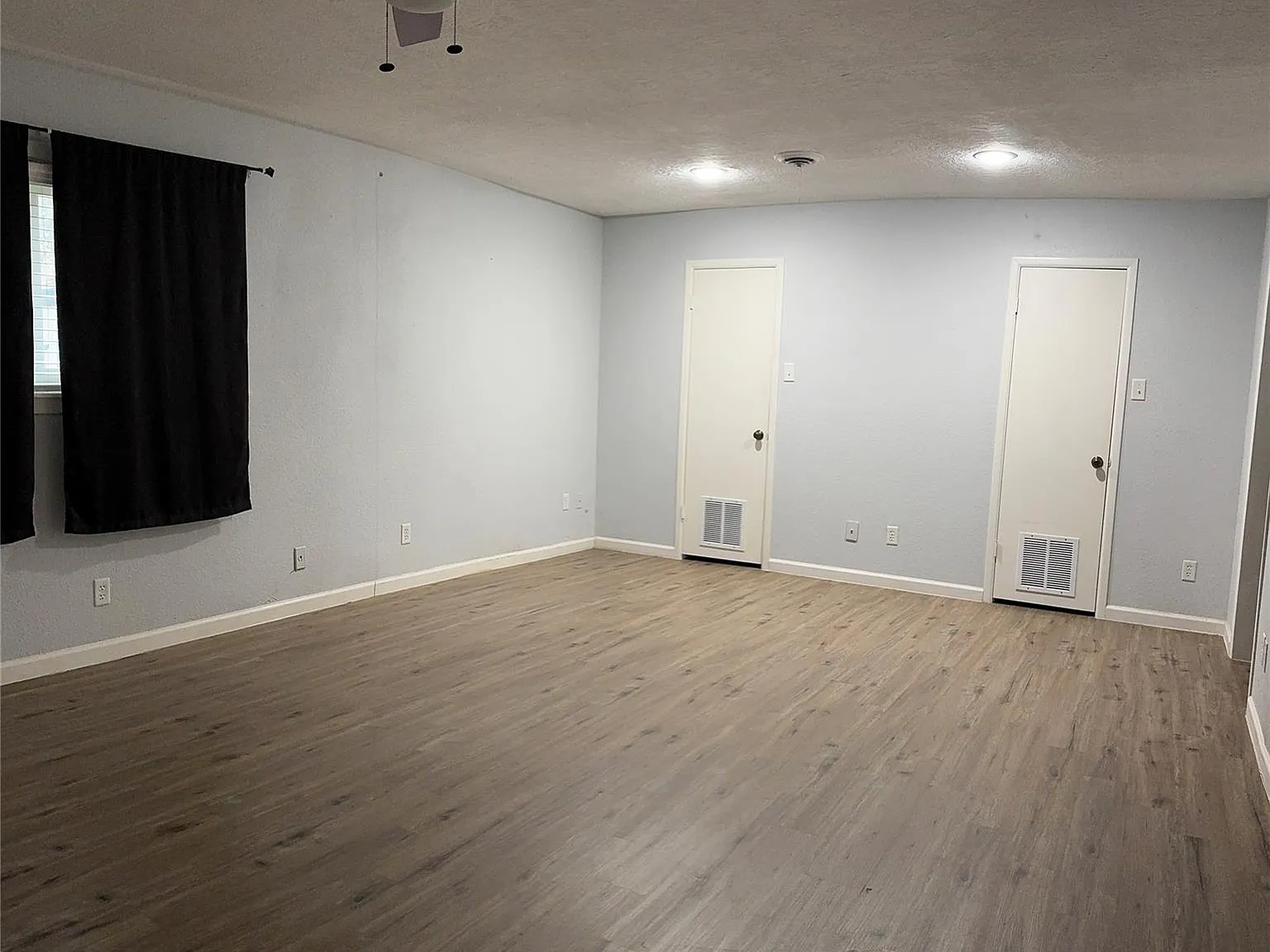 3 bed, 2.0 bath, 2013 sqft, $2,100 — Photo 4
