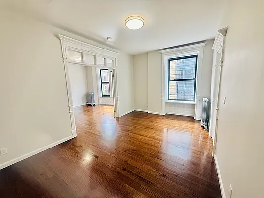 Living room, photo 1