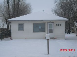 206 Robertson Ave, Worland, WY 82401
