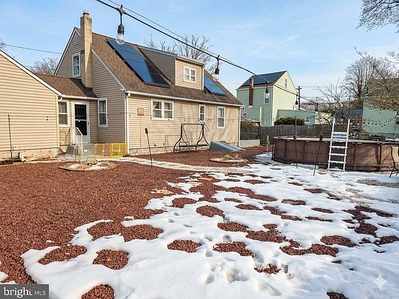 4th image of 110 High St