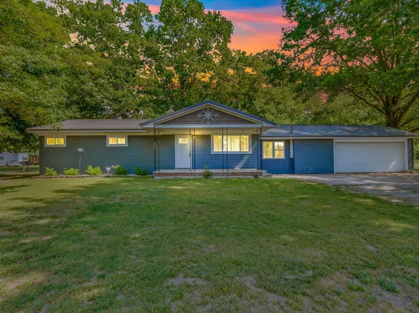 9086 Chief Dr, Reading, MI 49274