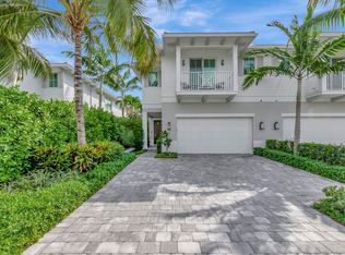 436 NE Wavecrest Way, Boca Raton, FL 33432