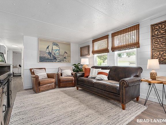 4th image of 1499 Big Lake Dr