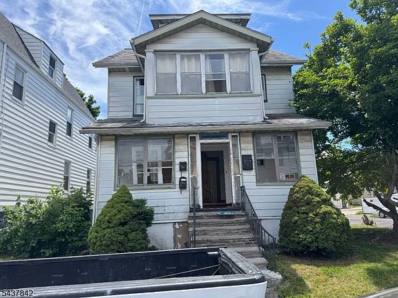 3rd image of 179 Laurel Ave