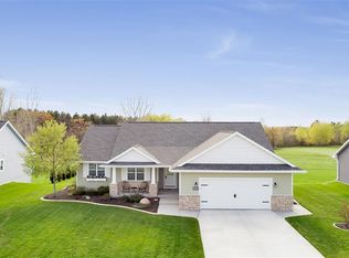 1593 Spencers Xing, Green Bay, WI 54313