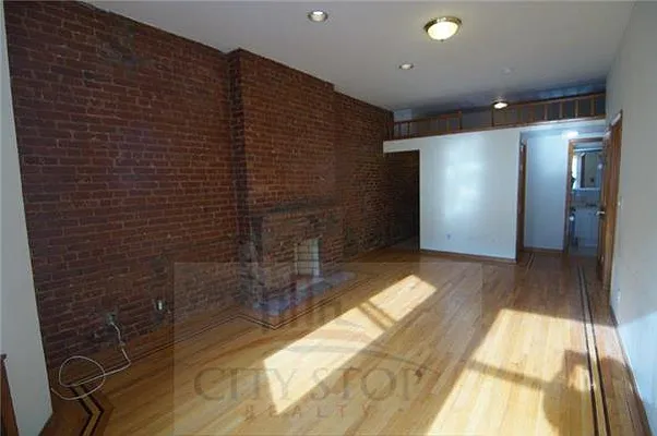 Rented by City Stop Realty | media 21