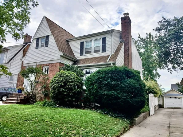 15734 12th Rd, Whitestone, NY 11357