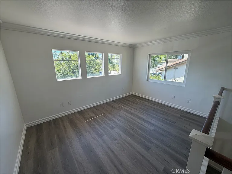 15147 Paddock St — Photo 9