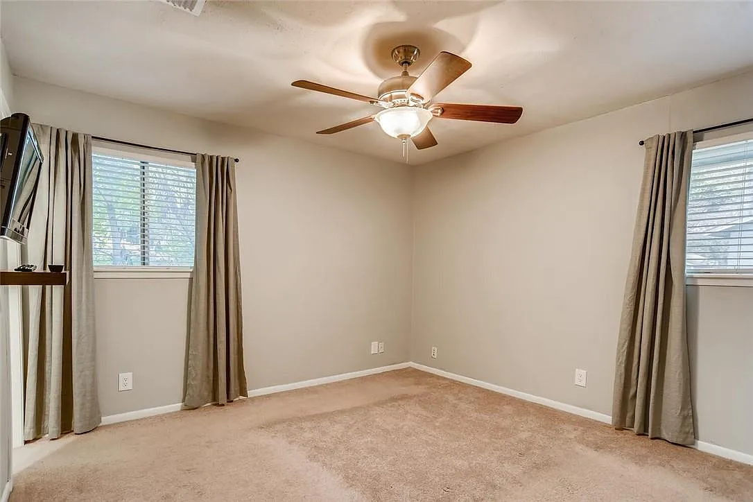 3 bed, 2.0 bath, 1340 sqft, $2,500 — Photo 4