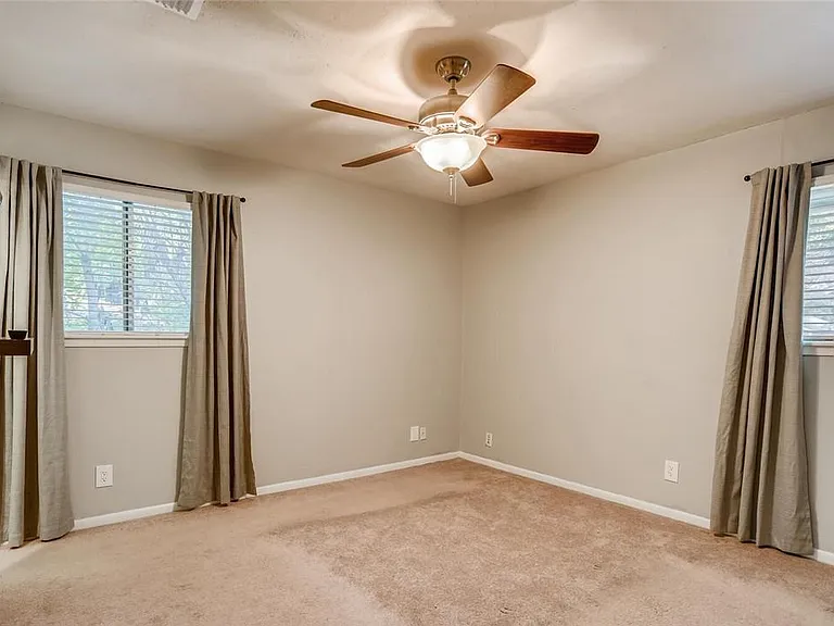 1703 Cannonwood Ln — Photo 4