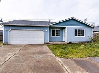 23 E 4th St, Lowell, OR 97452
