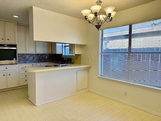 2405 Castleford Rd — Photo 5
