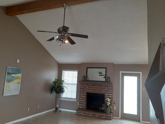 4th image of 4013 Hurlwood Cir