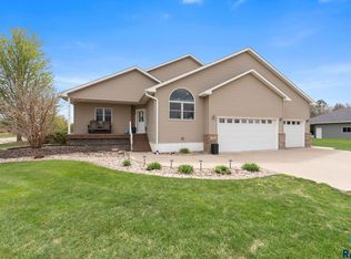 1005 Walnut St, Beresford, SD 57004