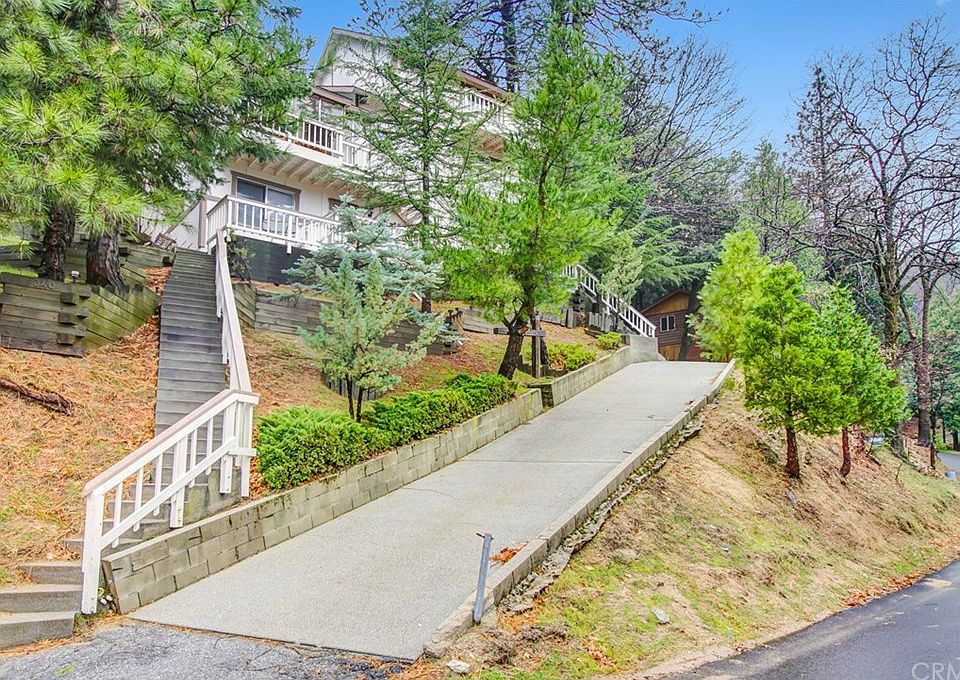 1st image of 340 Zermatt Dr