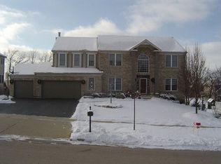 820 Fairway View Dr, Algonquin, IL