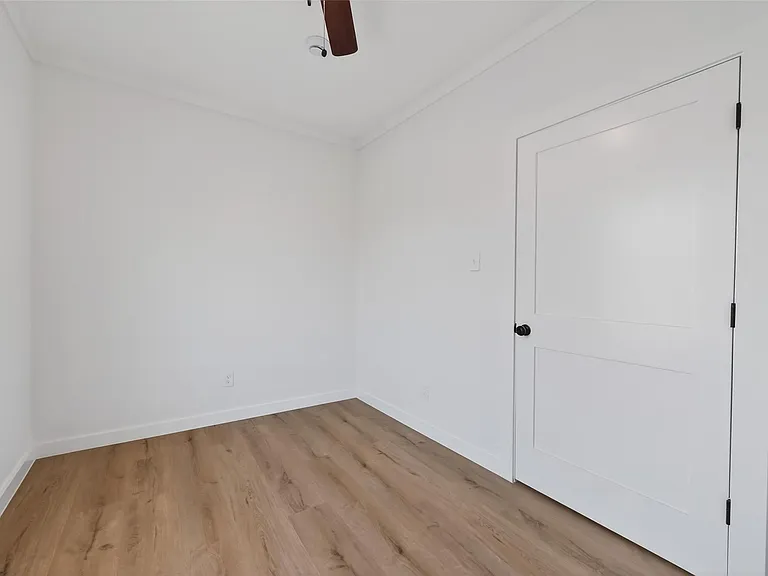 2202 Hutchins St #D — Photo 26
