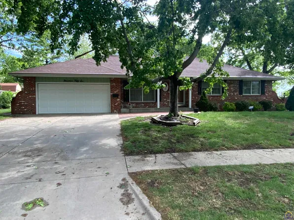 1956 SW Navajo Ln, Topeka, KS 66604