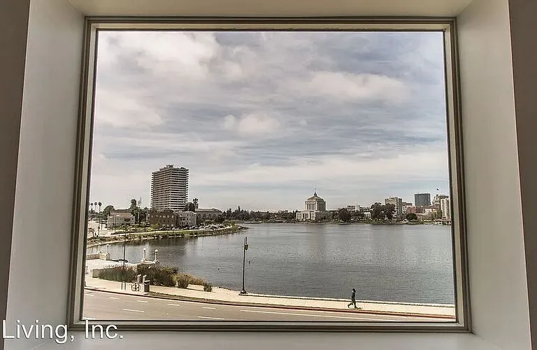 1824 Lakeshore Avenue — Photo 32
