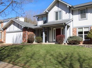 16617 Green Pines Dr, Ballwin, MO