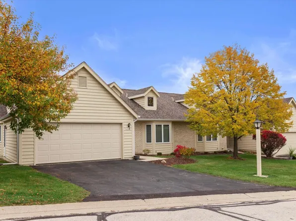 21440 Hallendale COURT, Brookfield, WI 53045