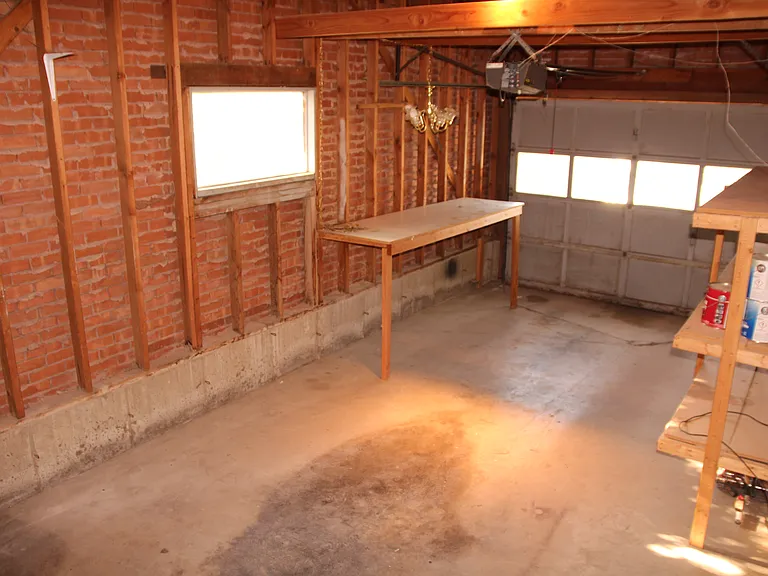 559 W Pine St — Photo 16