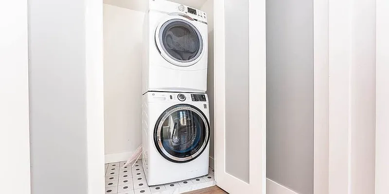 Rented by Reavis | media 31