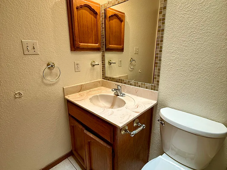 764 Colchester Dr — Photo 20