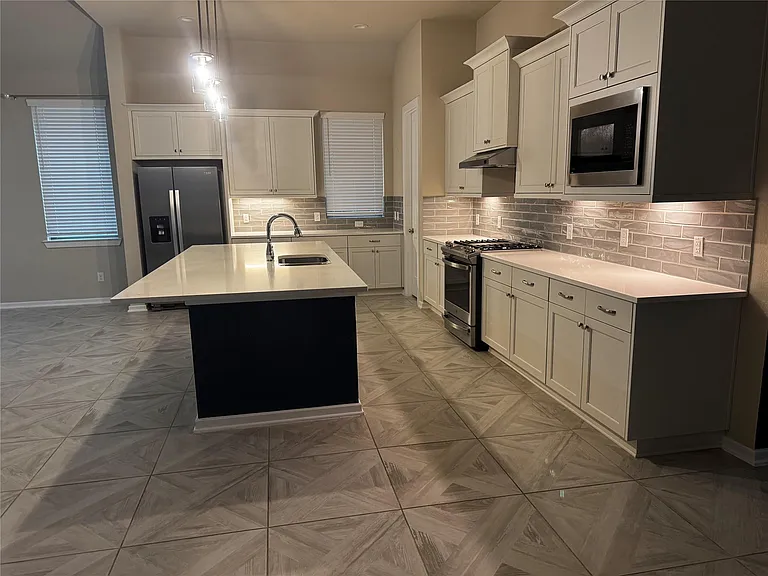 4594 Silver Moon Dr — Photo 5