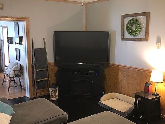 3rd image of 530 Main St