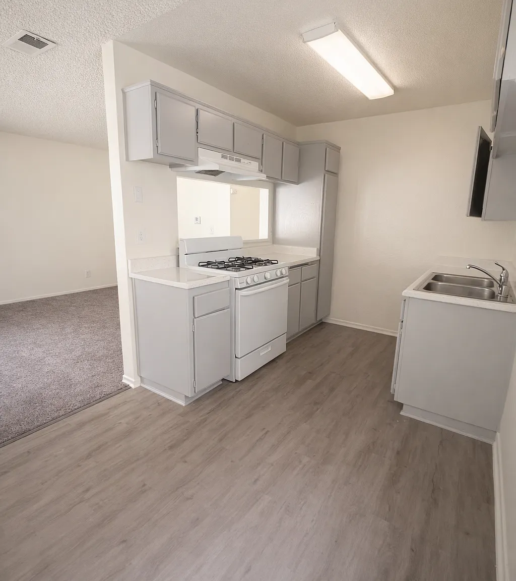 Pinecrest Apartments — Photo 4