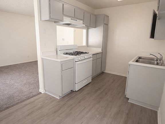 4th image of 38050 11th St E APT 32