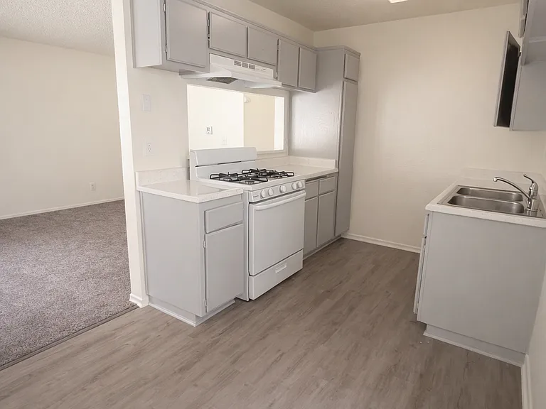 Pinecrest Apartments — Photo 4