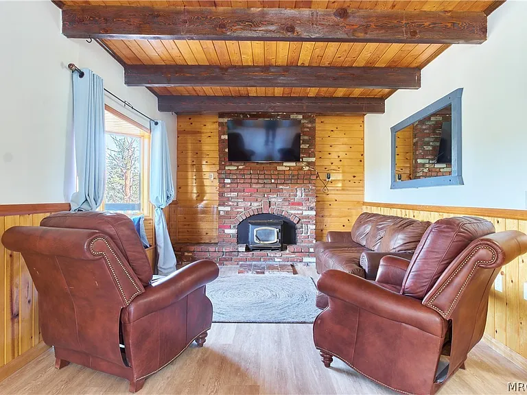 509 Wallace Ln — Photo 4