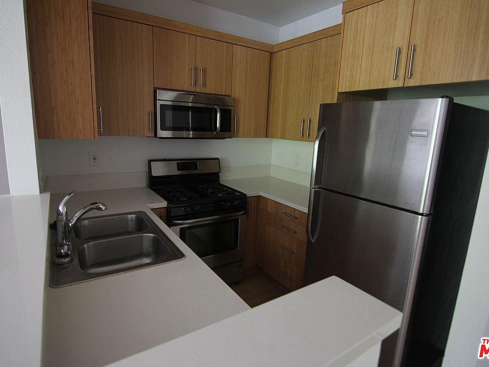1st image of 884 Palm Ave APT 202