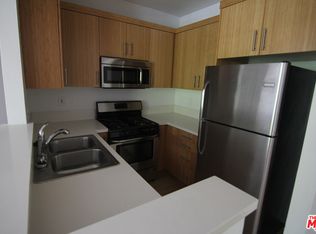 884 Palm Ave APT 202, West Hollywood, CA 90069