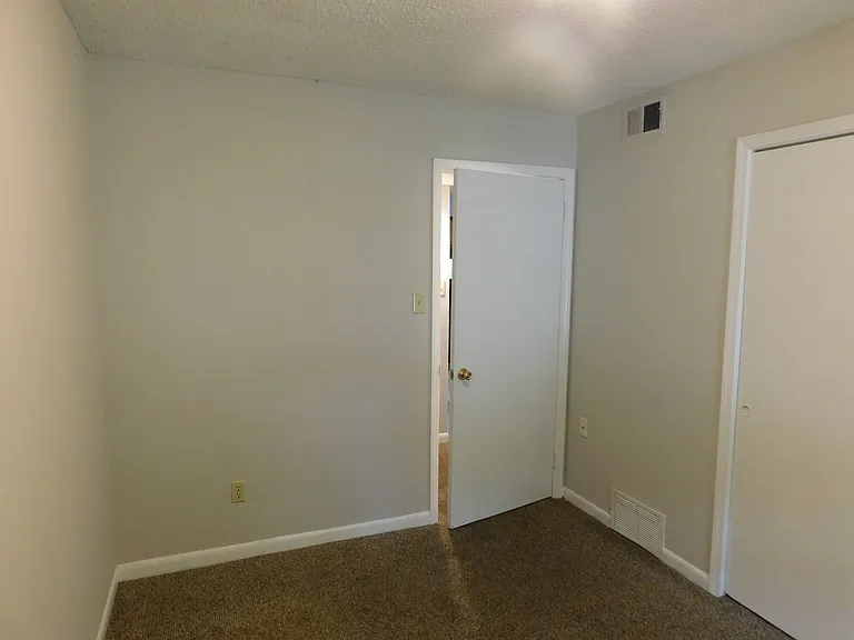 5293 Cedar Bluff Dr — Photo 8